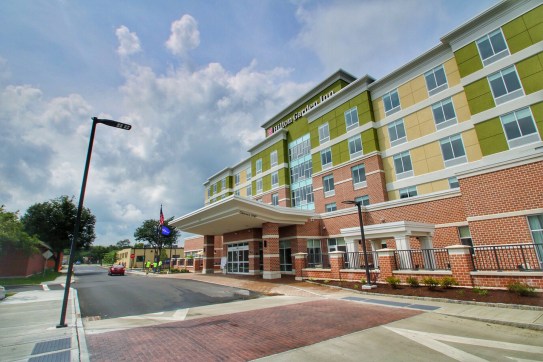 Exterior0-016053705056b36_01605481-5056-b365-ab381addf9743fa3